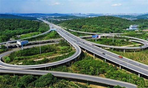 鱼峰钢筋套筒应用于高速公路